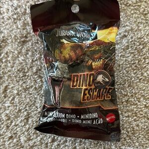 Mattel Jurassic World Dino Escape Mini Action Dino Blind Bag